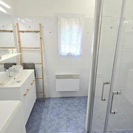 Casa vacanze Charmante Maison En Forêt Près D'eymet, Animaux Admis - Fr-1-616-247 *
